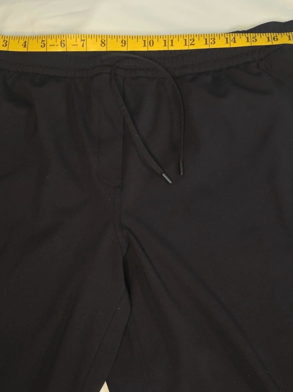 Lululemon Pants Tapered Leg Mid-Rise Pant 7/8th Lenght - Picture 5 of 8